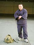アウトドアな小物がぴたりと決まって素敵です